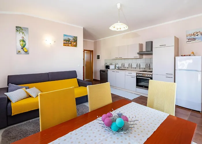 1 Bedroom In *
