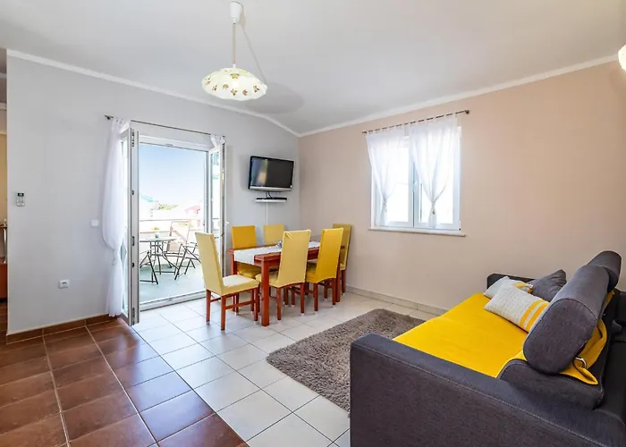 1 Bedroom In * Ražanac