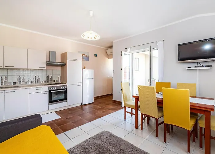 1 Bedroom In *